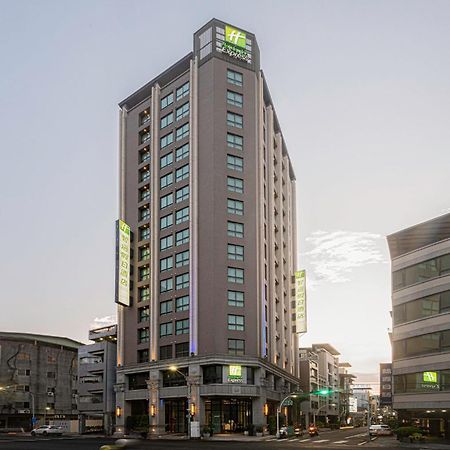 Holiday Inn Express Kaohsiung Love River, An Ihg Hotel Exterior foto