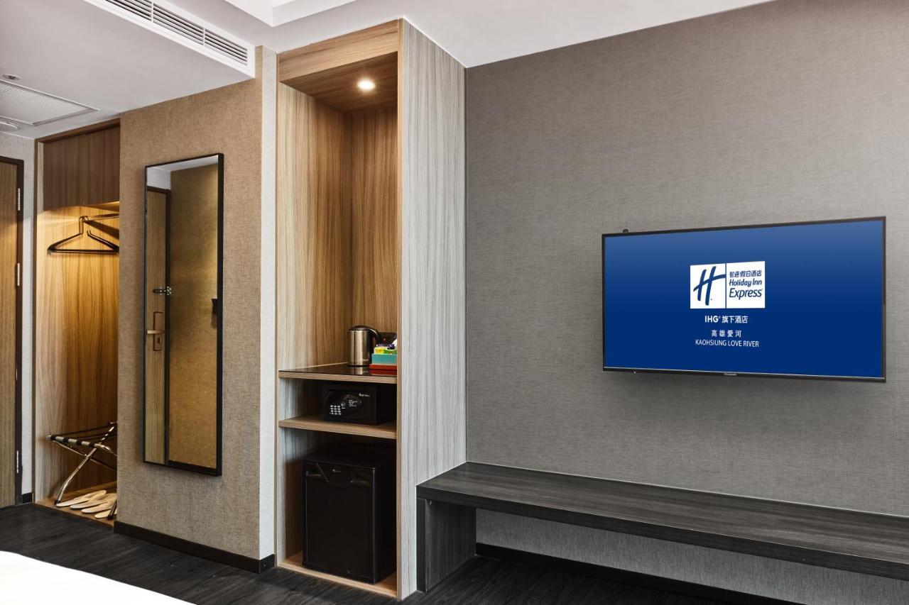 Holiday Inn Express Kaohsiung Love River By Ihg Exterior foto