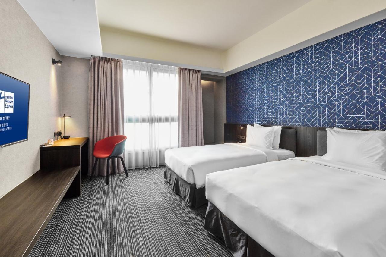 Holiday Inn Express Kaohsiung Love River By Ihg Exterior foto