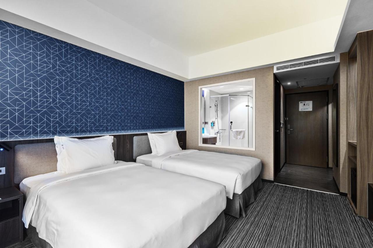 Holiday Inn Express Kaohsiung Love River By Ihg Exterior foto