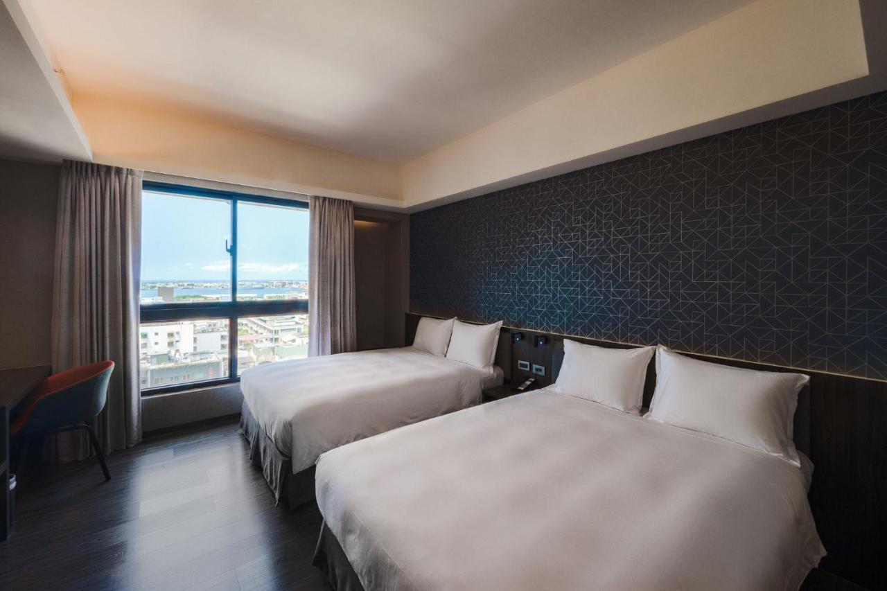 Holiday Inn Express Kaohsiung Love River By Ihg Exterior foto