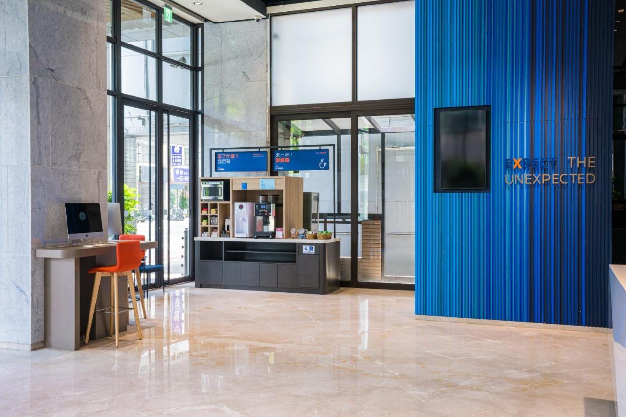 Holiday Inn Express Kaohsiung Love River By Ihg Exterior foto