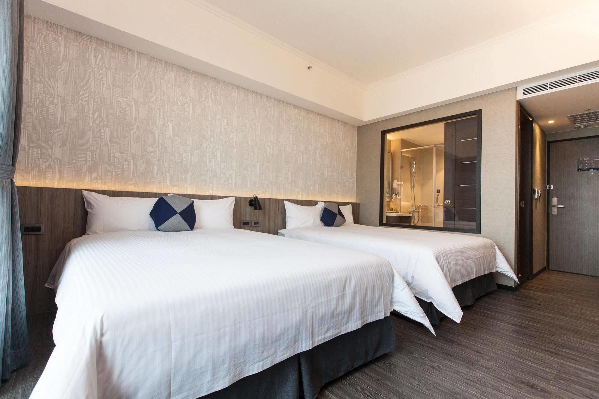 Holiday Inn Express Kaohsiung Love River By Ihg Exterior foto